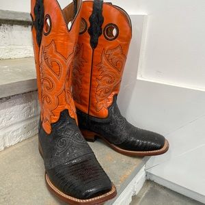 Almost brand new boots!